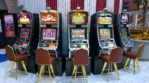 niastoto online platform dashboard showing football, esports, and casino game options